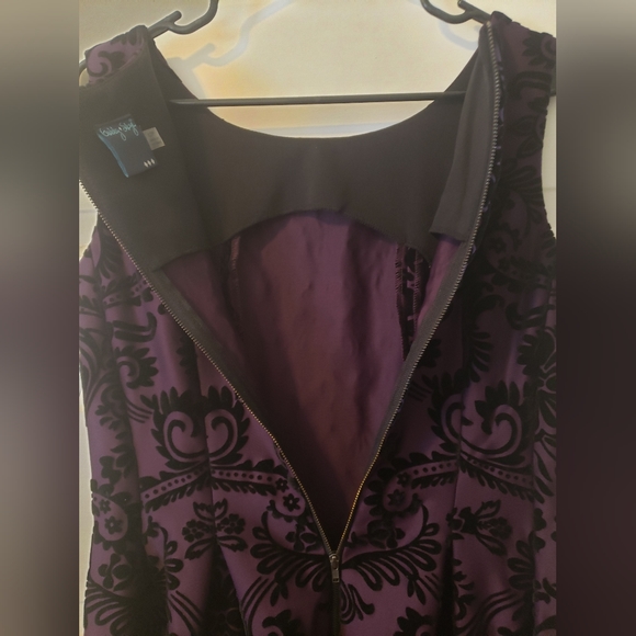 Gabby Skye Dress Purple/Black Velvet Size 12P NWT - Picture 4 of 6